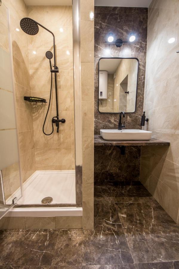 Apartments On Ploshcha Ukrainskykh Heroiv Kiev Ngoại thất bức ảnh